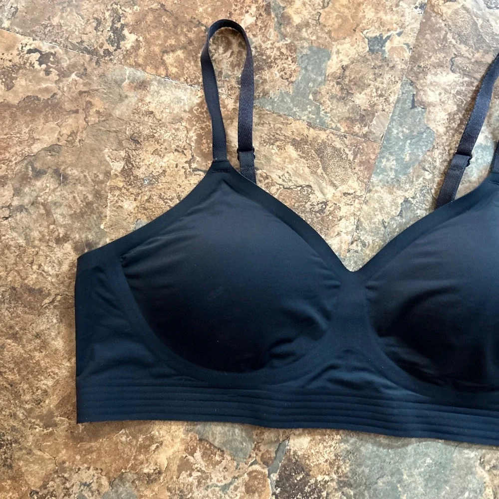 SO Wireless Bra Womens Size Large Black Wirefree Back Closure Stretchy